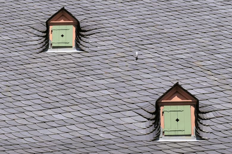 Toiture en ardoise avec deux lucarnes